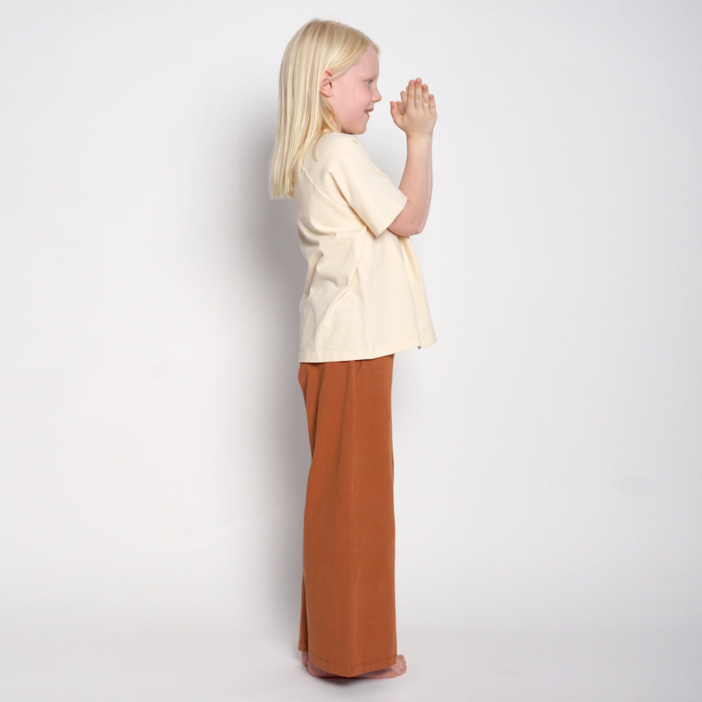 kinderhose-mit-weitem-bein-orbasics